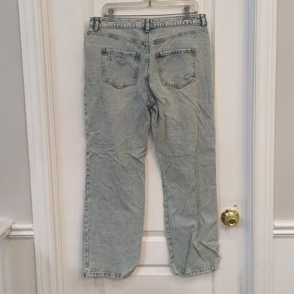 Distressed Jeans - Picture 5 of 10